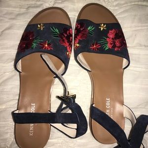 NEVER WORN Kenneth Cole floral sandals
